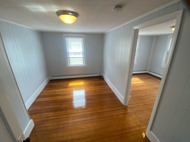 Building Photo - 11 Clark St