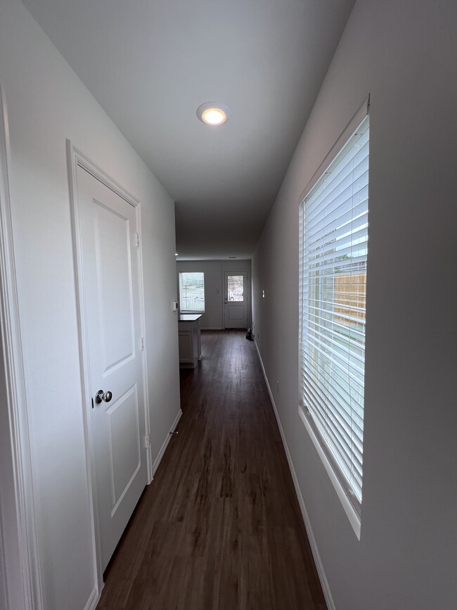 Building Photo - 2317 Wolford Ct