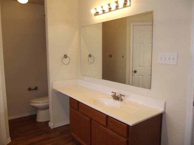 Building Photo - Large 3/2/2 Home in Monterey - Frenship School District