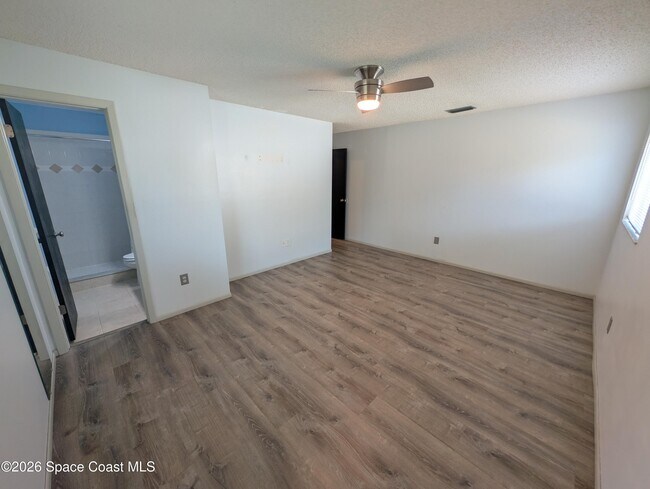 Building Photo - 2655 Wilmette Ave