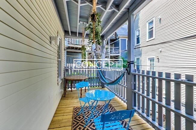 Building Photo - 47A Hillside St