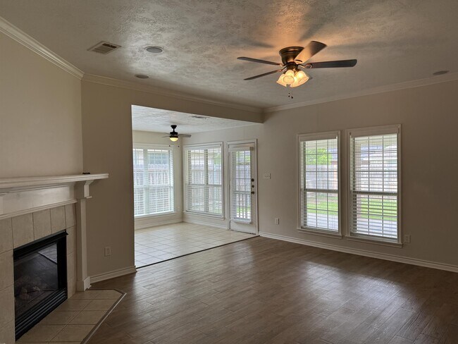 Building Photo - 225 Karten Ln