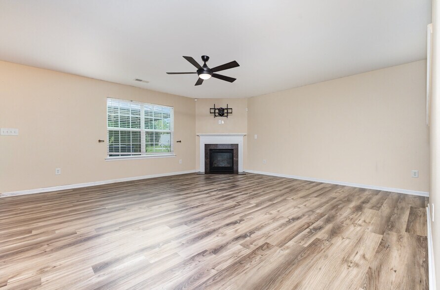 Building Photo - 9702 Pond Vista Ct
