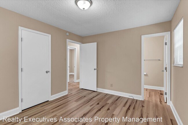 Building Photo - 3 br, 2 bath House - 919 Coker Road