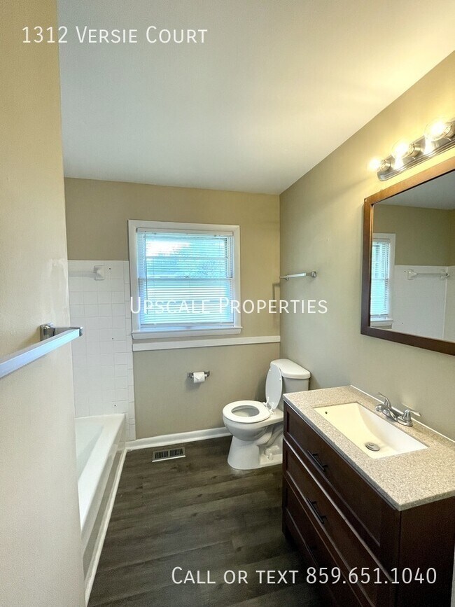 Building Photo - 1312 Versie Ct