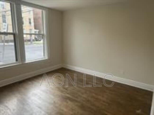 Building Photo - 922 N 2nd St