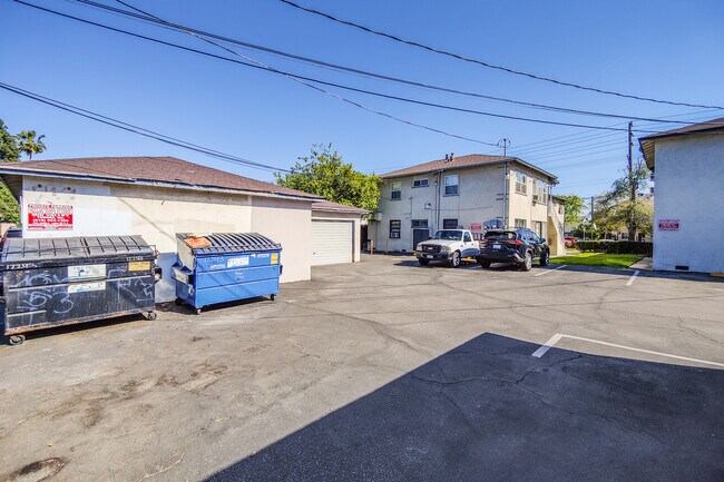 Building Photo - 12243 Vanowen St