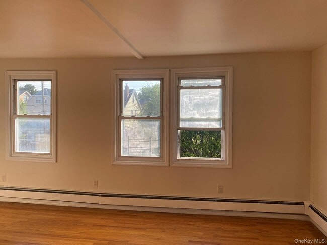 Building Photo - 111-15 205th St