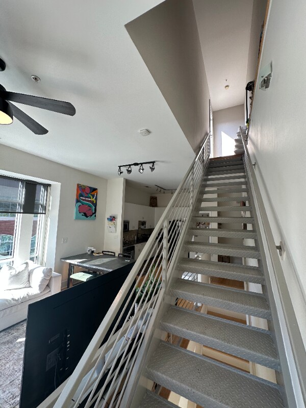 Building Photo - 2133 Southend Dr