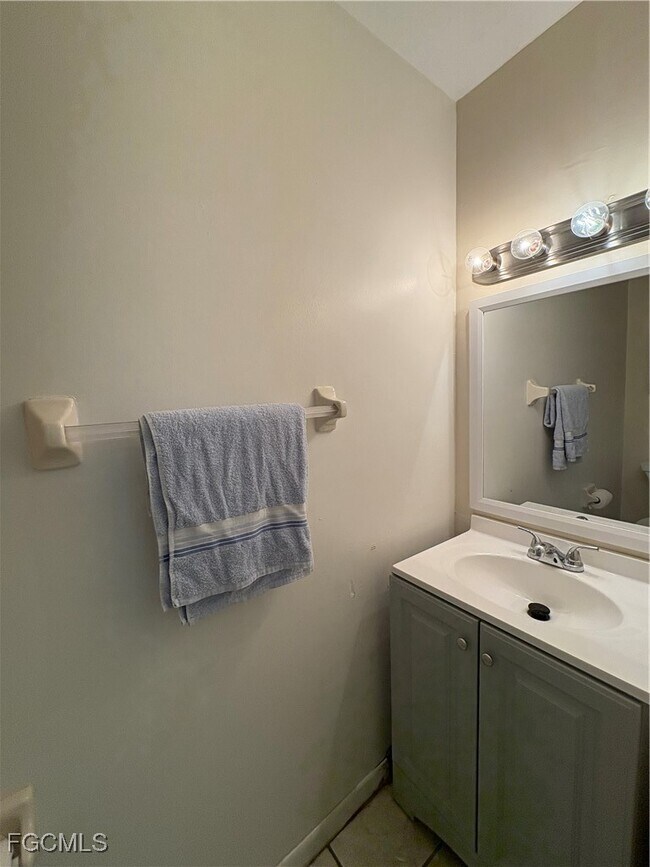 Building Photo - 1005 SW 48th Terrace