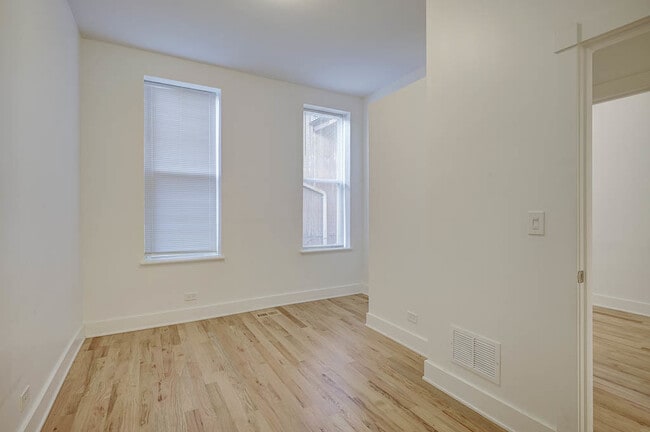 Building Photo - 1823 W 17th St