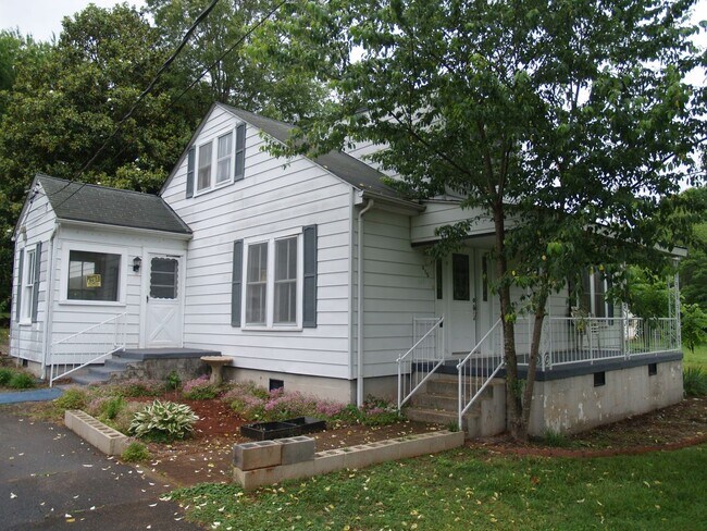 Building Photo - 415 Millsaps Rd