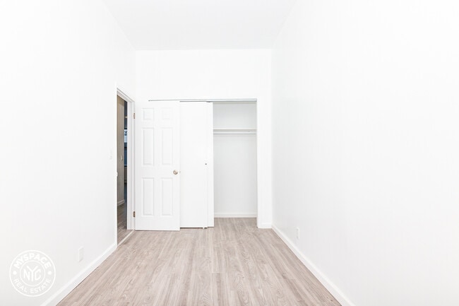 Building Photo - 25 Jefferson St