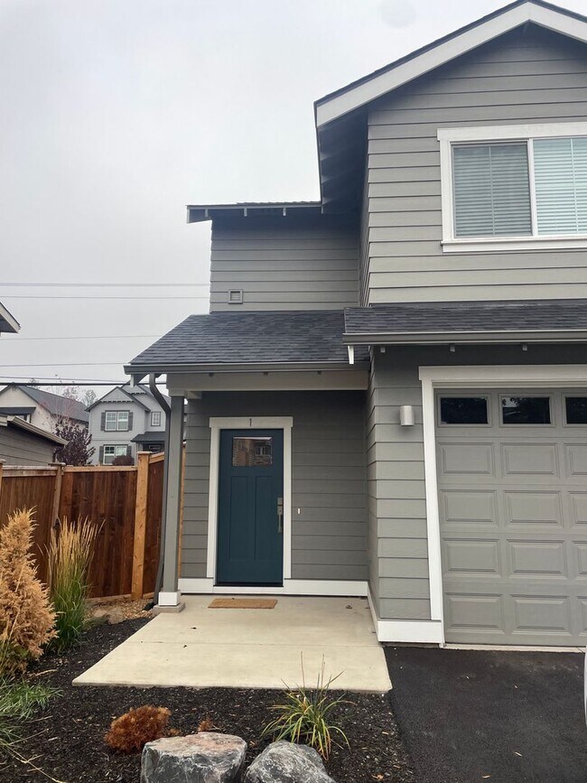 Building Photo - 61524 SE Jennifer Ln