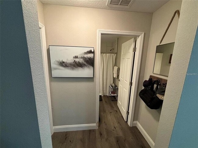 Building Photo - 2007 E Henry Ave