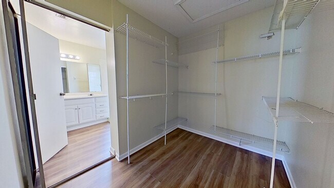 Building Photo - Spacious 4 Bedroom Home in Girvin!