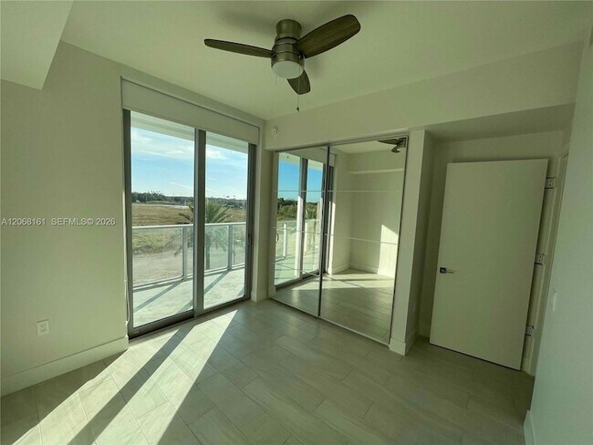 Building Photo - 2000 Metropica Wy