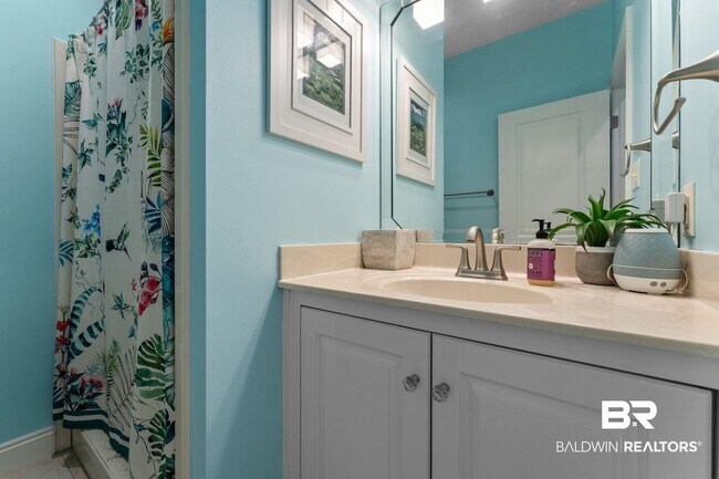 Building Photo - 25911 Tealwood Dr