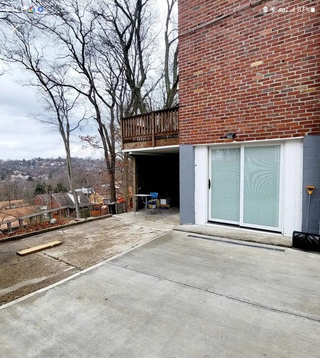 Building Photo - 729 Highview Rd