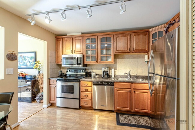 Building Photo - 707 Mallard Ln