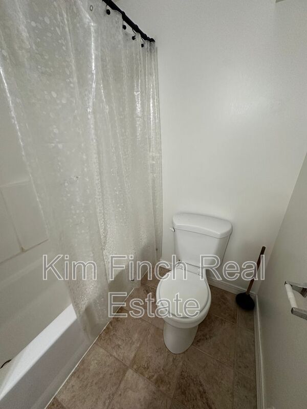Building Photo - 9820 Deep Creek Dr