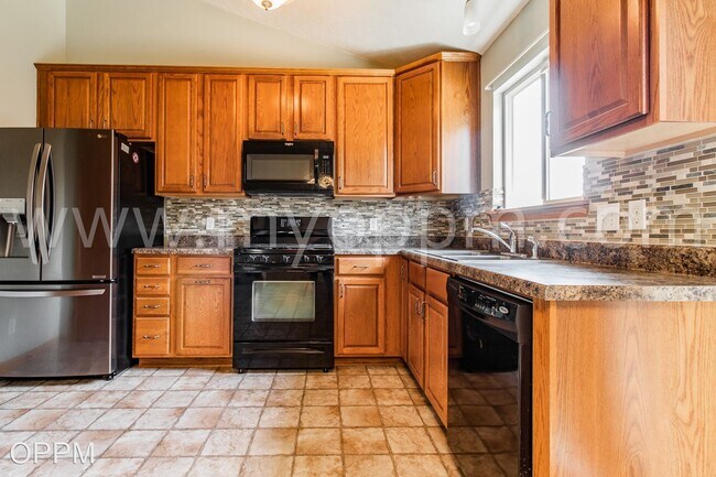 Building Photo - 4 br, 2 bath House - 14457 Jardine St