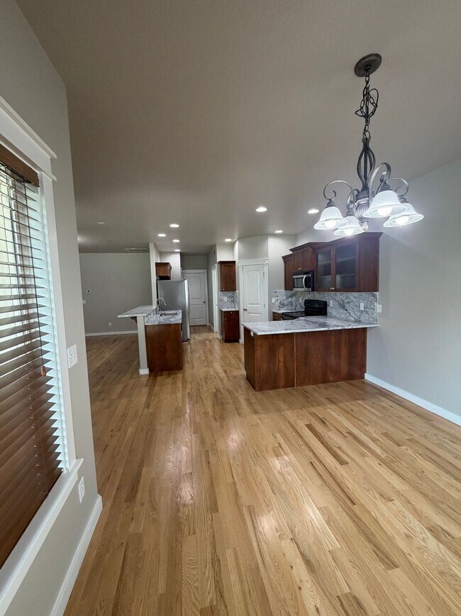 Building Photo - Jayden Village Sub: 4 Bedroom 2 Bath with Community Pool Ten Mile and Ustick