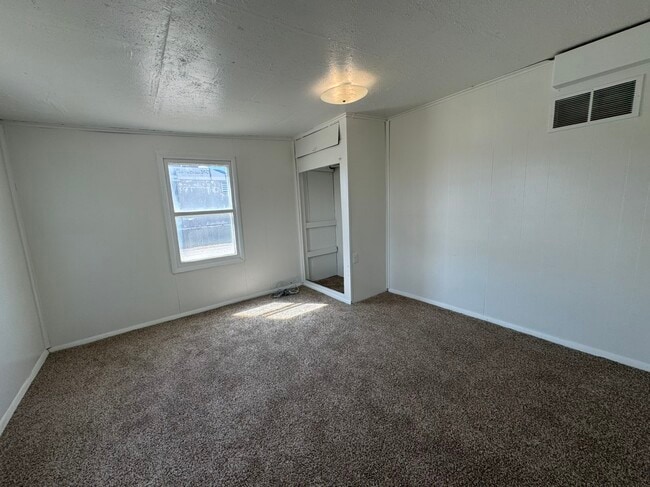 Building Photo - 2831 Fort Sanders Rd