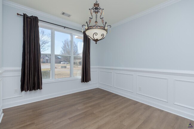 Building Photo - 100 Montview Way