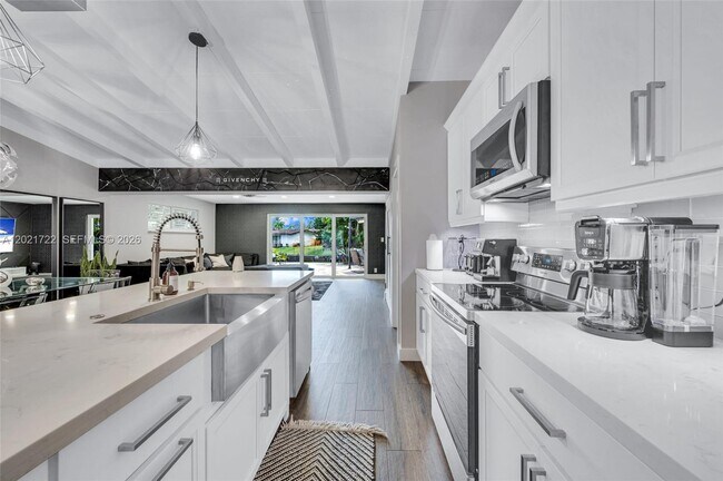 Building Photo - 2407 Nassau Ln