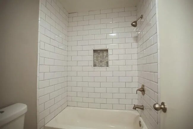 Building Photo - 5518 Armitos Ave