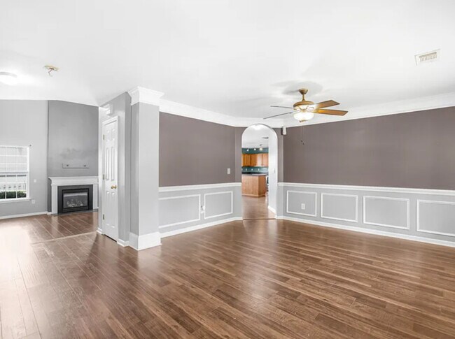 Building Photo - 135 Elba Dr