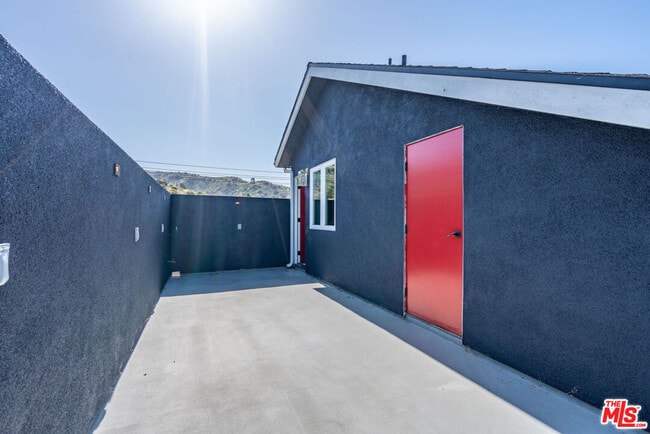 Building Photo - 10321 Sala Pl