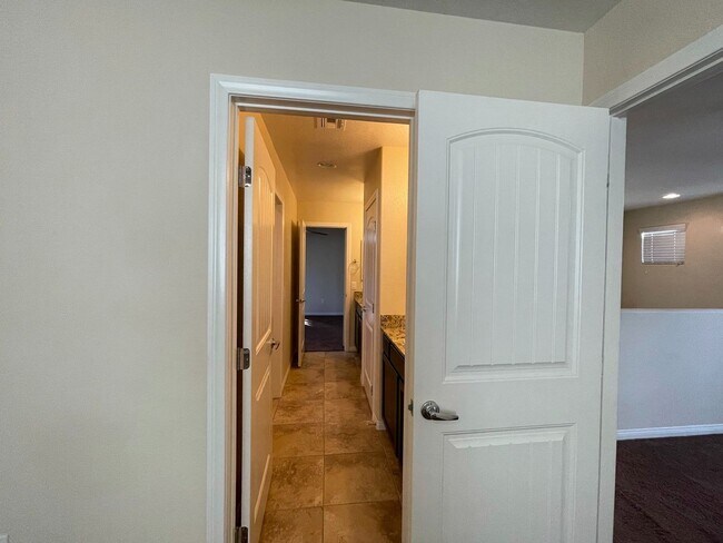 Building Photo - 3-Bedroom Home in Southwest Las Vegas – En...