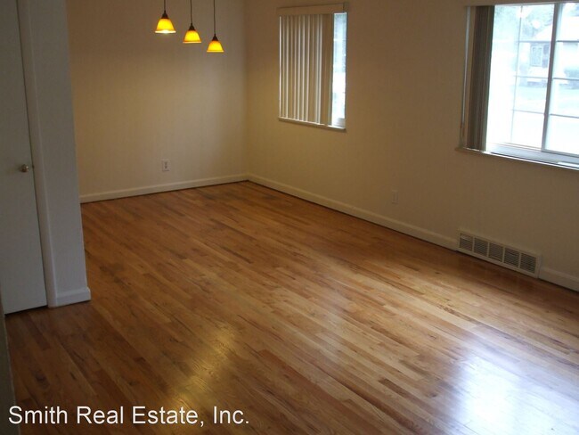 Building Photo - 4 br, 2 bath House - 925 Fulton St