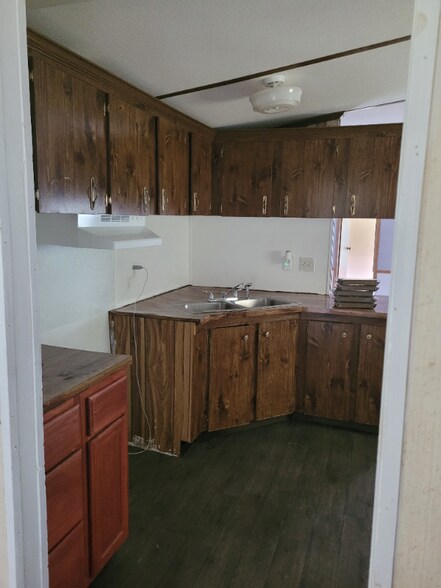 Building Photo - 1035 David Austin Rd