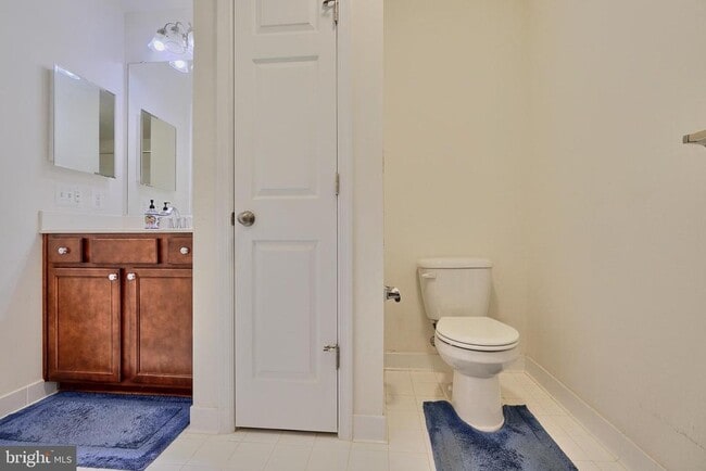 Building Photo - 7863 River Rock Way