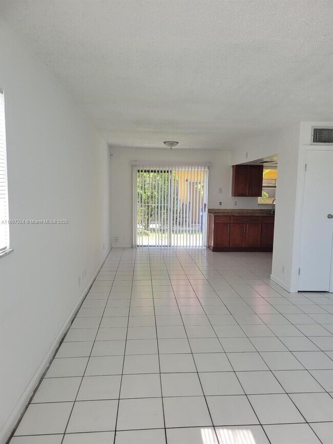 Building Photo - 2500 NW 52nd Ave