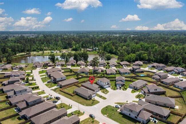 Building Photo - 8007 Camphor Ct