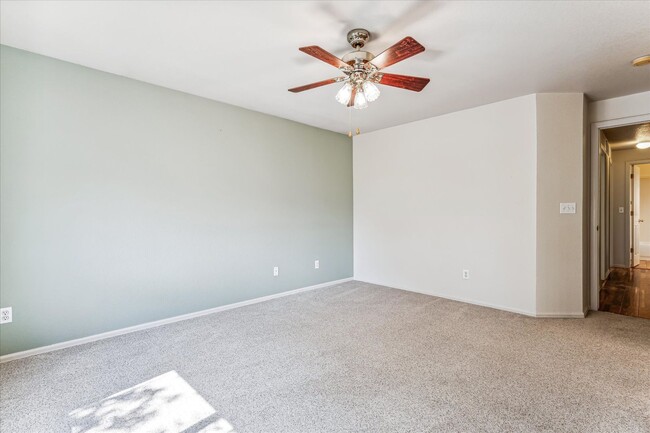 Building Photo - Evolve Real Estate: Meticulously Maintained 3 Bed RANCH Home with Deck and Pergola Available DEC 15!