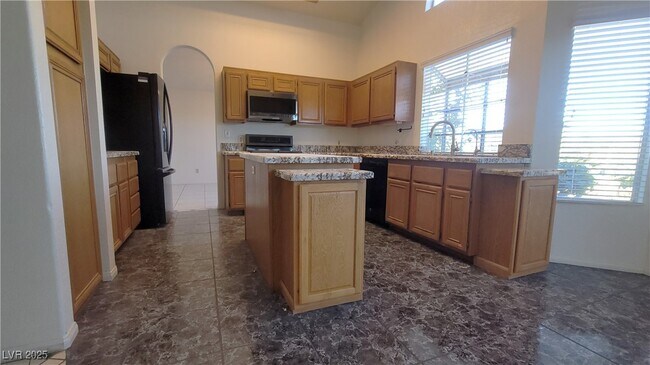 Building Photo - 2632 Ironside Dr