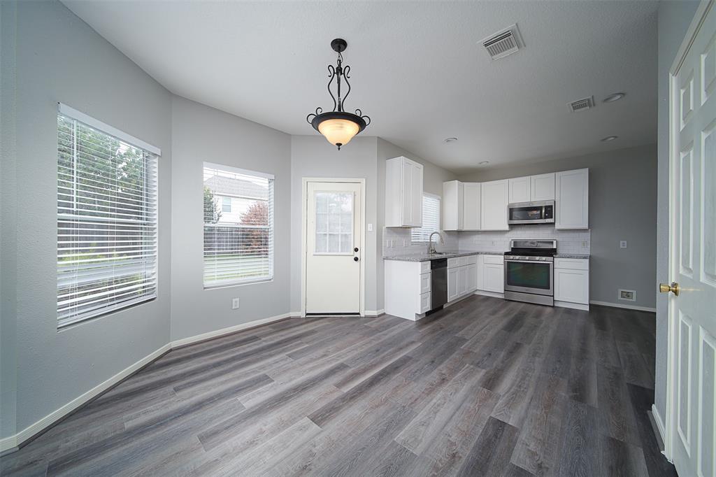 Building Photo - 15331 Hickory Dale St