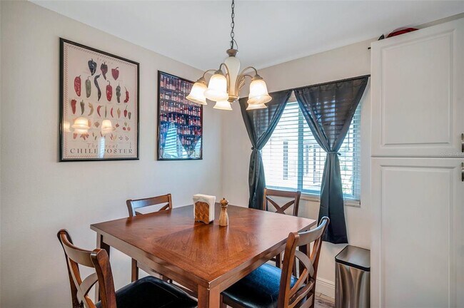 Building Photo - 1801 Bedford Terrace