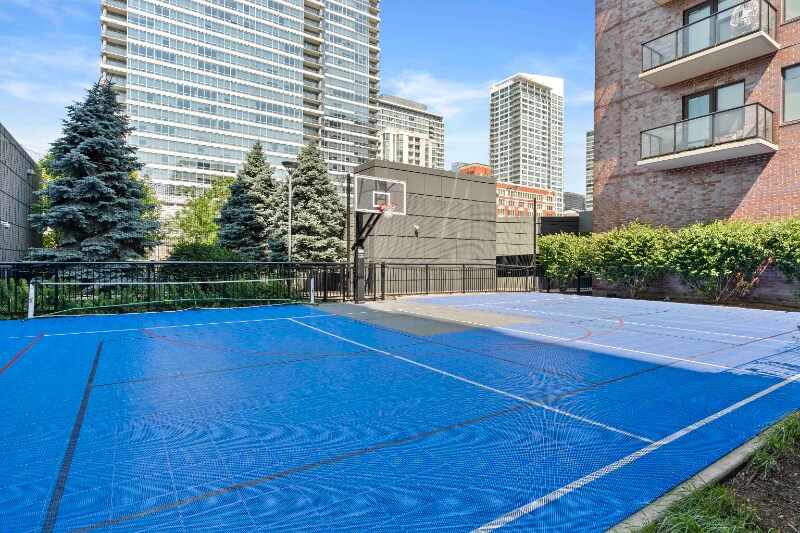 Building Photo - 845 S Clark St