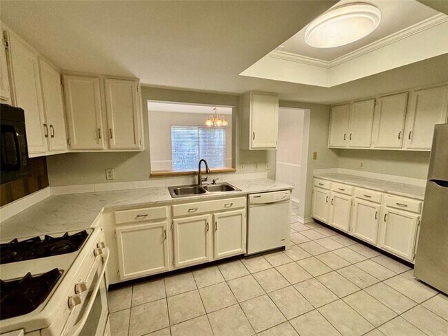 Building Photo - 57 Doranne Ct