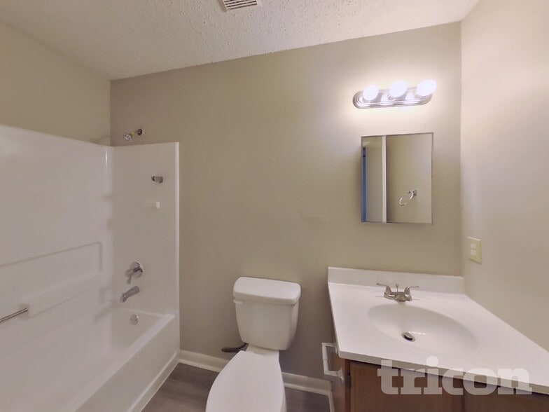 Building Photo - 8238 Bent Meadow Dr