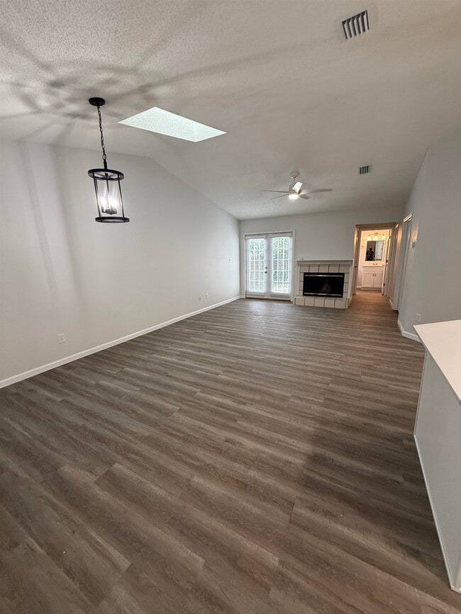 Building Photo - 4008 Bothwell Terrace