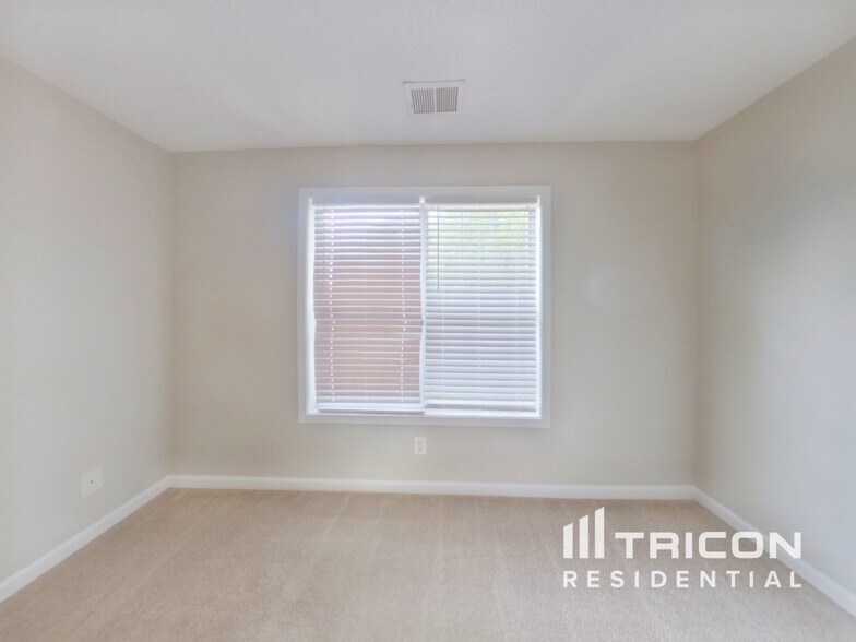 Building Photo - 134 Hunters Chase