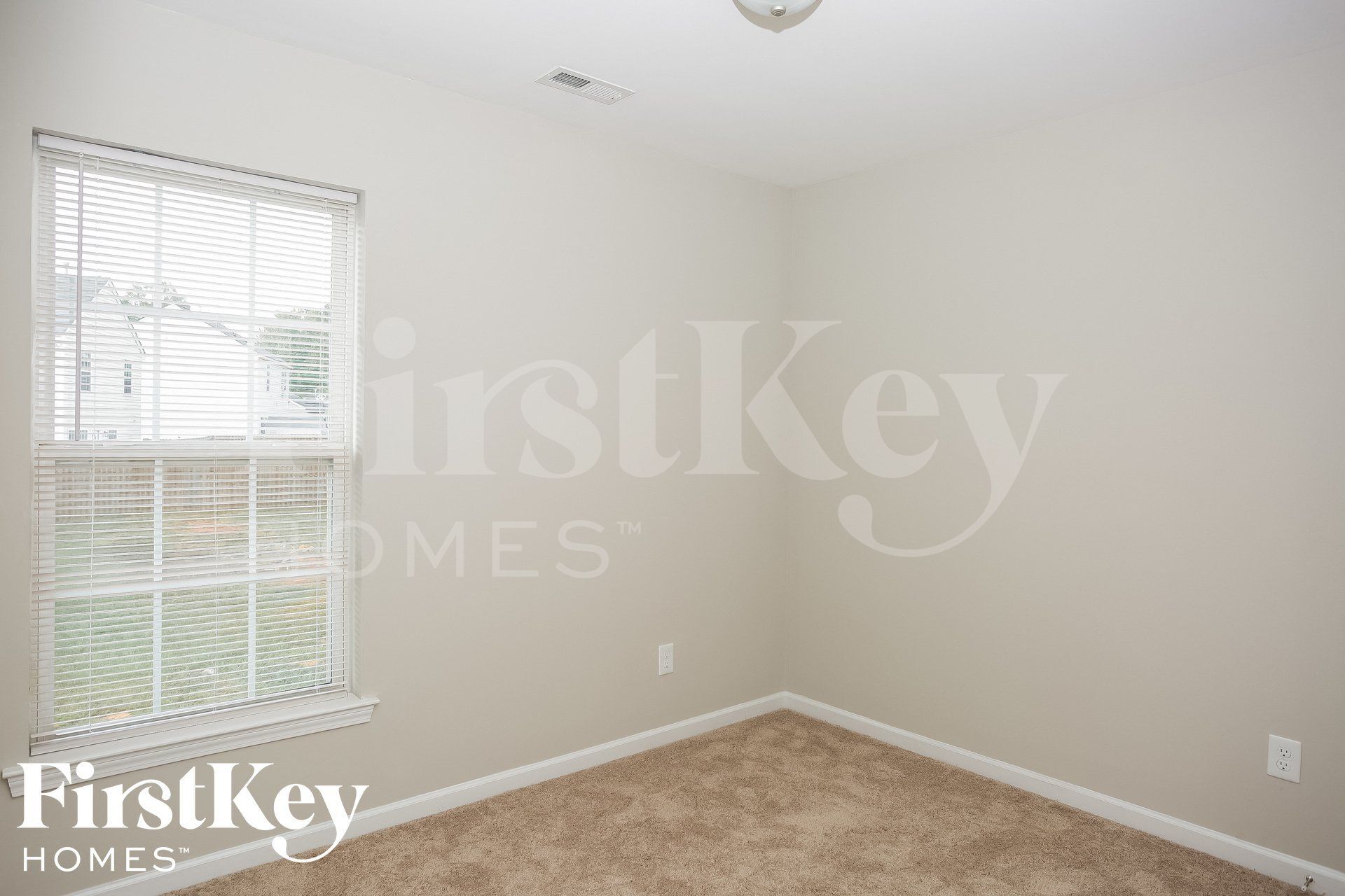 Building Photo - 2518 Fairstone Ave