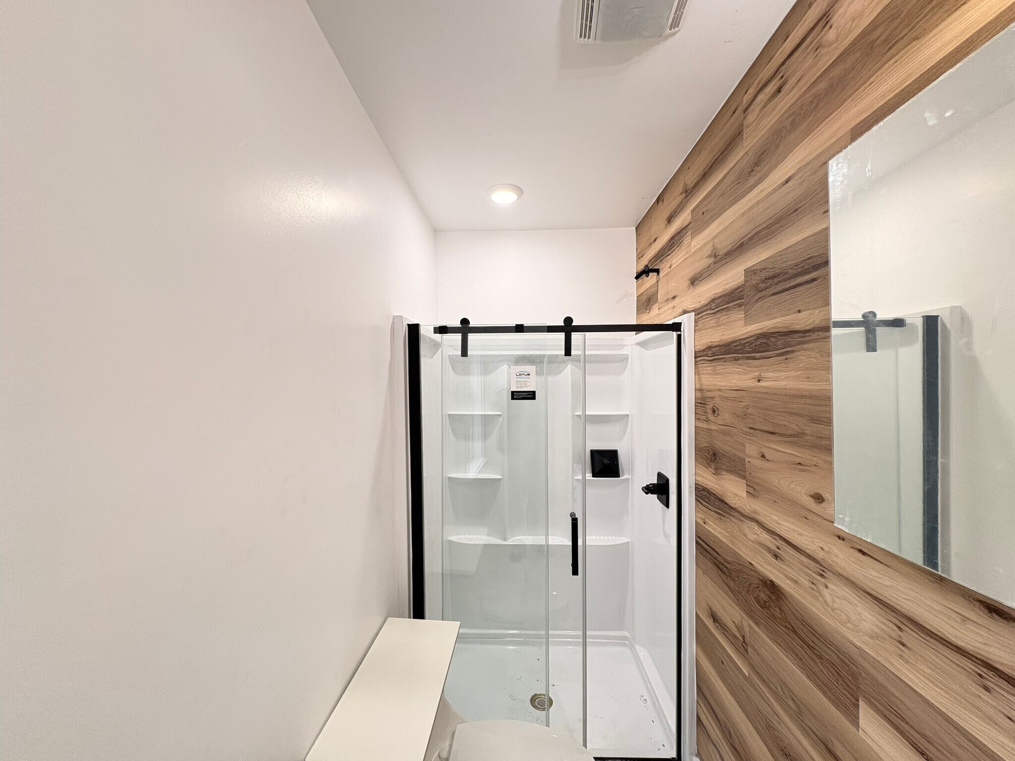 Building Photo - 5842 Hobart St